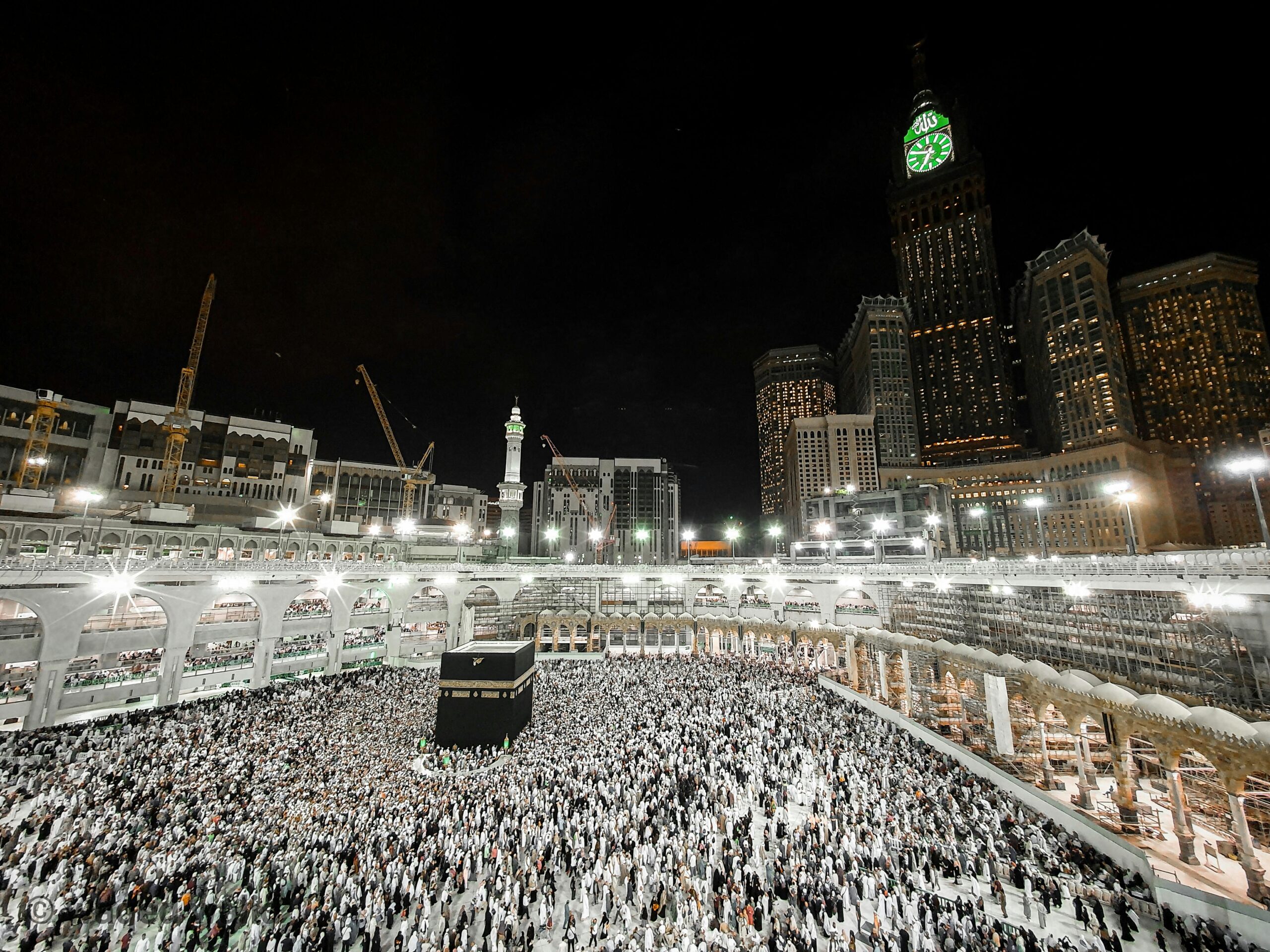 Adab Selama Haji: Menjaga Kekhusyukan di Tanah Suci